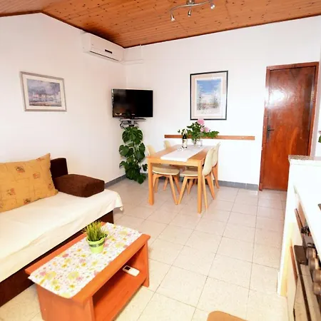 Alida Apartment *